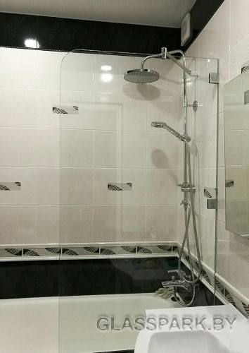 Стеклянная шторка для ванной